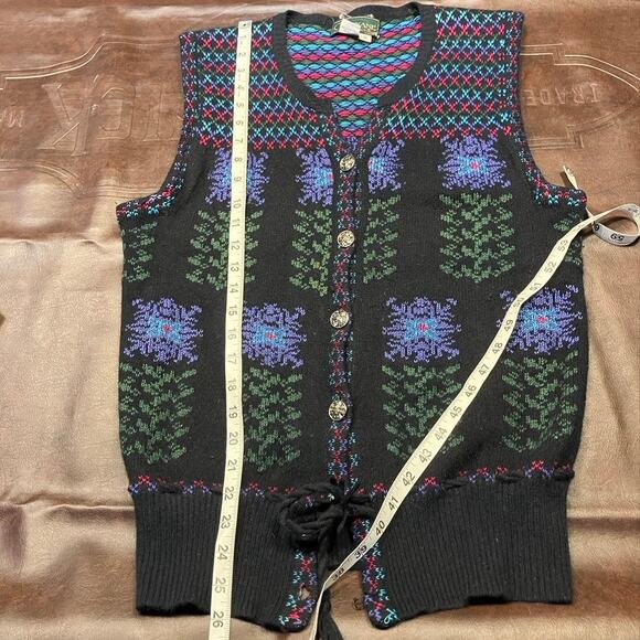 Vintage Cullinane Womens M Sweater Vest Black Floral Lamb's wool blend cottage - Picture 14 of 15